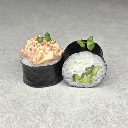 Ролл с лососем тартар